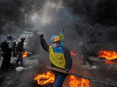 પોલીસ અને પ્રદર્શનકારીઓ હિંસા