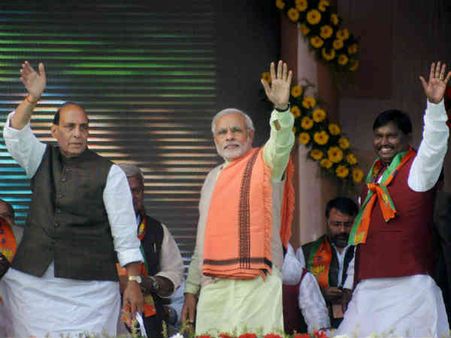 વિશ્વ સર્ટિફિકેટ પર નહીં હુન્નર પર ચાલે છે 