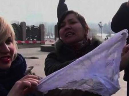 કાયદાને નાબૂદ કરવાની માંગ 