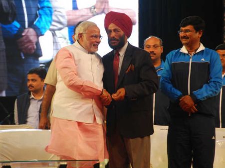 સુરત નાઇટ મેરેથોનમાં મિલ્ખા સિંઘ બન્યા આકર્ષણનું કેન્દ્ર, તસવીરો