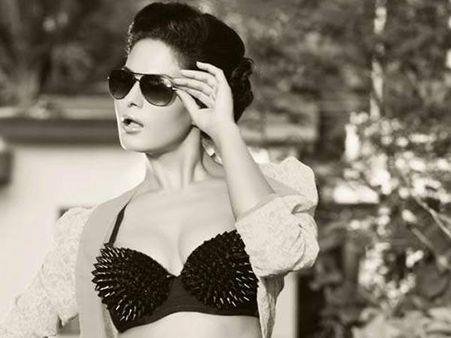 અમીષા સાથે ઝગડો અમીષા સાથે ઝગડો