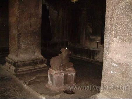 મંદિરનો અંદરનો નજારો