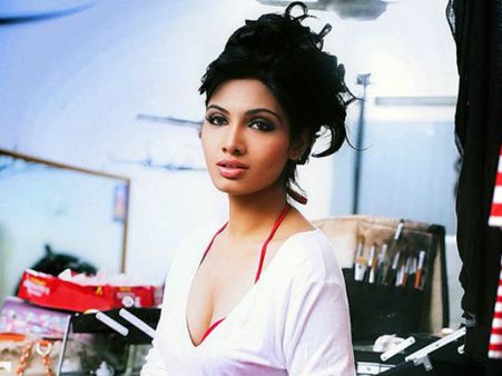 Pics : અવનિ અભિનીત અંગ્રેજી ફિલ્મ ગુલાબીને આંતરરાષ્ટ્રીય ઍવૉર્ડ!