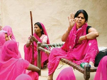 ગુલાબ ગૅંગ સામે ગુલાબી ગૅંગ