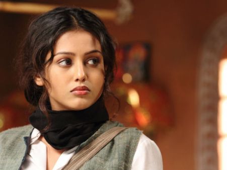 Pics/Trailer : ઐશ તો નહીં, પણ ઐશની કૉપીની કૉપી જરૂર લાગે છે મિષ્ટી