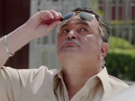 બેવકૂફિયાંએ દુર્લભ તક આપી બેવકૂફિયાંએ દુર્લભ તક આપી