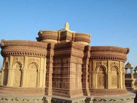 સ્મારક પર કોતરણી