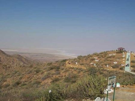 પર્વતો ઉપર મંદિર