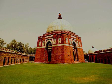 તુગલકાબાદ કિલ્લો