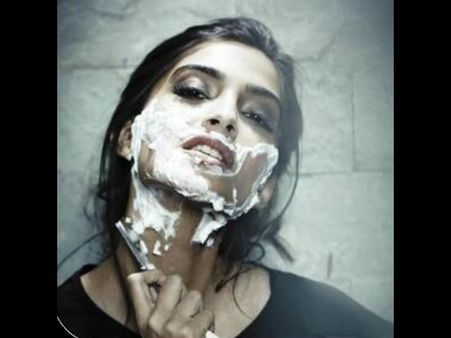 સોનમની વધુ એક બેવકૂફિયાં