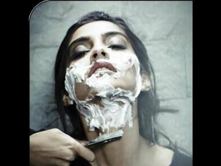 OMG : સોનમની વધુ એક બેવકૂફિયાં, શેવિંગ કરતાં કૅમેરે કેદ!