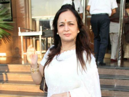 બૉબી ચાવલાના બેસણામાં બૉલીવુડ બૉબી ચાવલાના બેસણામાં બૉલીવુડ