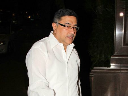 બૉબી ચાવલાના બેસણામાં બૉલીવુડ બૉબી ચાવલાના બેસણામાં બૉલીવુડ