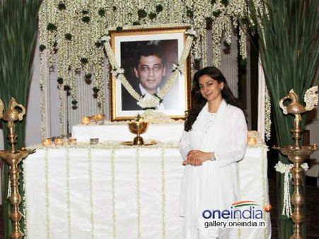 બૉબી ચાવલાના બેસણામાં બૉલીવુડ બૉબી ચાવલાના બેસણામાં બૉલીવુડ