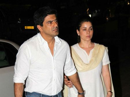 બૉબી ચાવલાના બેસણામાં બૉલીવુડ બૉબી ચાવલાના બેસણામાં બૉલીવુડ