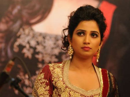 Happy B'day : ચાર વર્ષીય શ્રેયાના હાથે રમકડાં નહીં, હાર્મોનિયમ રહેતું!