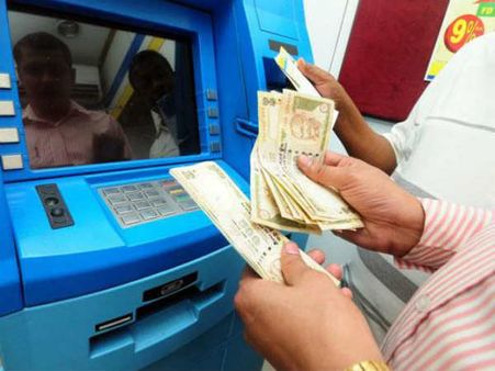 સેવિંગ એકાઉન્ટમાં મિનિમમ બેલેન્સ નહી હોય તો ચાર્જ લાગશે 