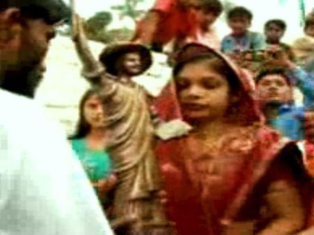 કંઇક આવી દેખાય છે ઇંગ્લિશ દેવી 