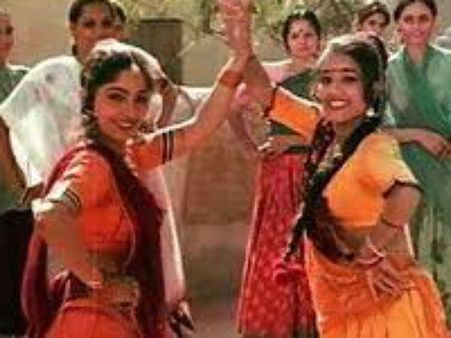 જોગી જી ધીરે ધીરે...