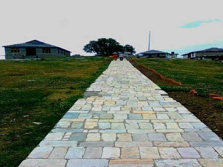 વિજળીના કારણે તૂટી પડ્યું