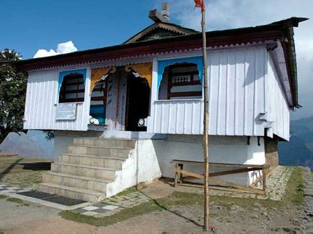 કુલ્લૂ ઘાટીઓના સુંદર દ્રશ્યો જોઇ શકાય છે