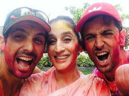 હોળીના રંગે રંગાયું બૉલીવુડ