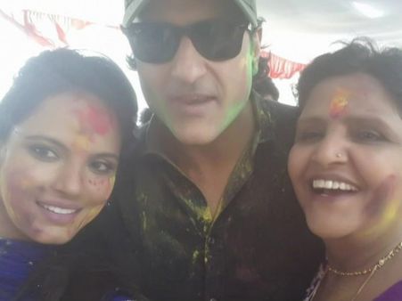 હોળીના રંગે રંગાયું બૉલીવુડ