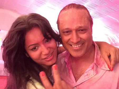 હોળીના રંગે રંગાયું બૉલીવુડ