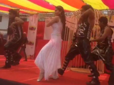 હોળીના રંગે રંગાયું બૉલીવુડ