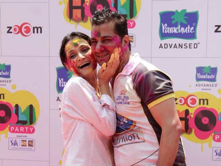 હોળીના રંગે રંગાયું બૉલીવુડ