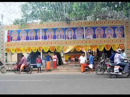 આરતી પૂર્ણ થયા બાદ પ્રસાદમાં ચોકલેટ