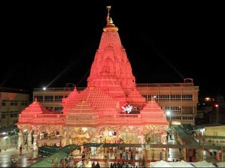 મંદિરનો રાત્રીનો સમય