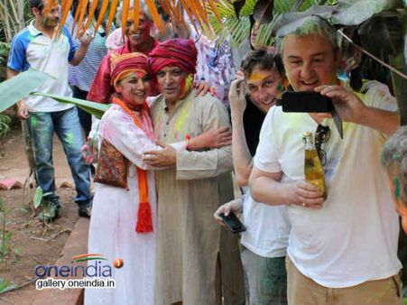 શબાના-જાવેદના ઘરે હોળી સમરાંગણ