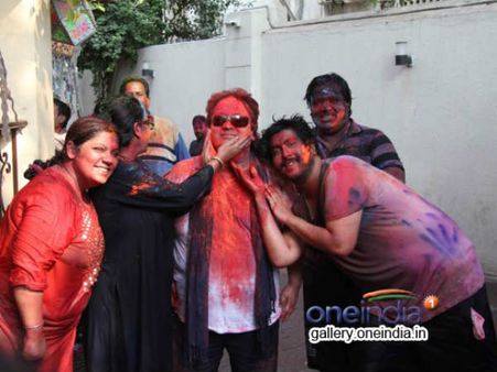 હોળીના રંગે રંગાયો બપ્પી લહિરી પરિવાર