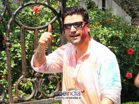 સંજય ગુપ્તાના ઘરે હોળીની ઉજવણી