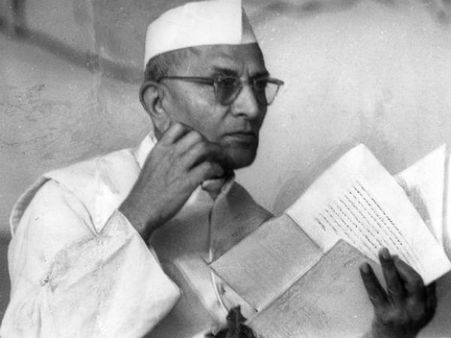 મોરારજી દેસાઈ