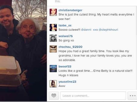 80 વર્ષના માજીએ સોશિયલ નેટવર્કિંગમાં મચાવી ધૂમ