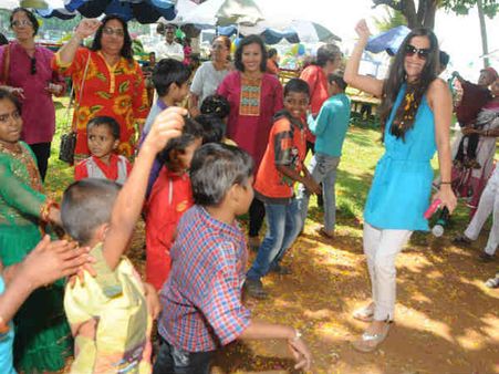 કૅંસરગ્રસ્ત બાળકો સાથે હોળી ઉજવતાં તારા શર્મા