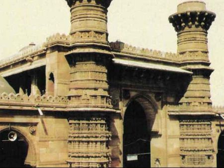 ઝૂલતા મિનારા 