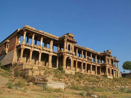 અનેક ઐતિહાસિક સ્મારકોનું શહેર અમદાવાદ
