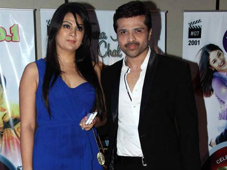 પત્ની કોમલ સાથે હિમેશ રેશમિયા