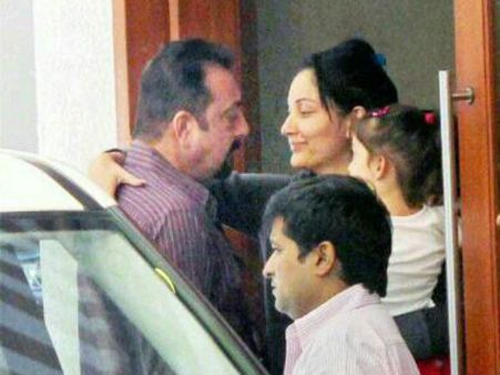 સંજય હાલ જેલમાં