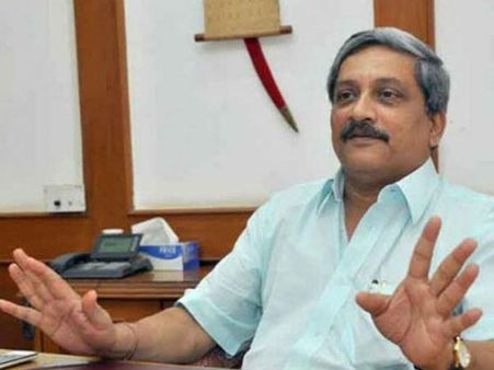 આચાર સંહિતાના મુદ્દે પાર્રિકરને ક્લીન ચિટ