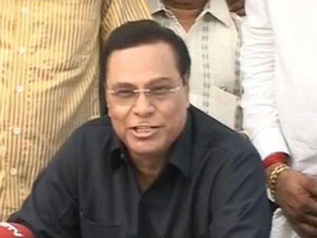 હરેન પાઠકનું પ્રદર્શન