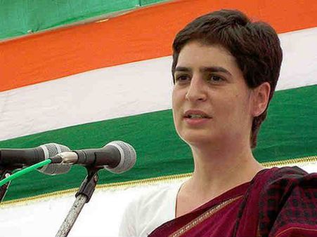 ‘નીચ રાજનીતિ' કહી વિવેક ભૂલ્યાં