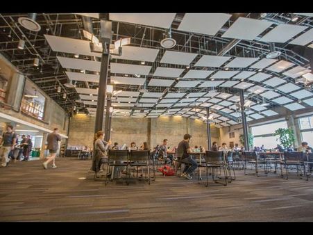 ઓફિસનું મેઇન કેફેટેરિયા 