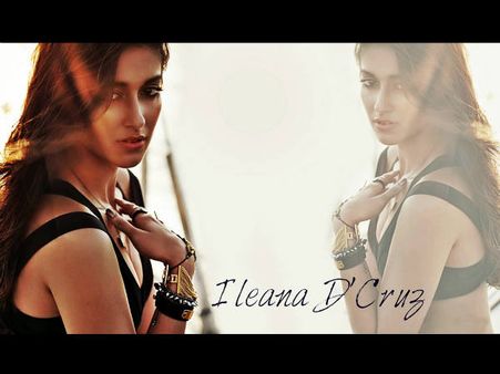 બિકિની પહેરી ‘બૉમ્બ’ બની બર્ફી ગર્લ