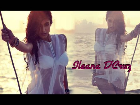 બિકિની પહેરી ‘બૉમ્બ’ બની બર્ફી ગર્લ