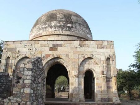 સાકાર ખાન દરગાહ