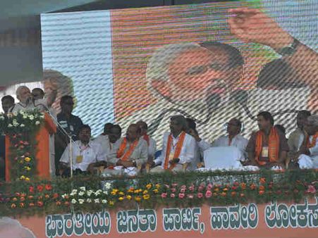 સોનિયાએ વડાપ્રધાનના મોઢે તાળુ લગાવ્યું